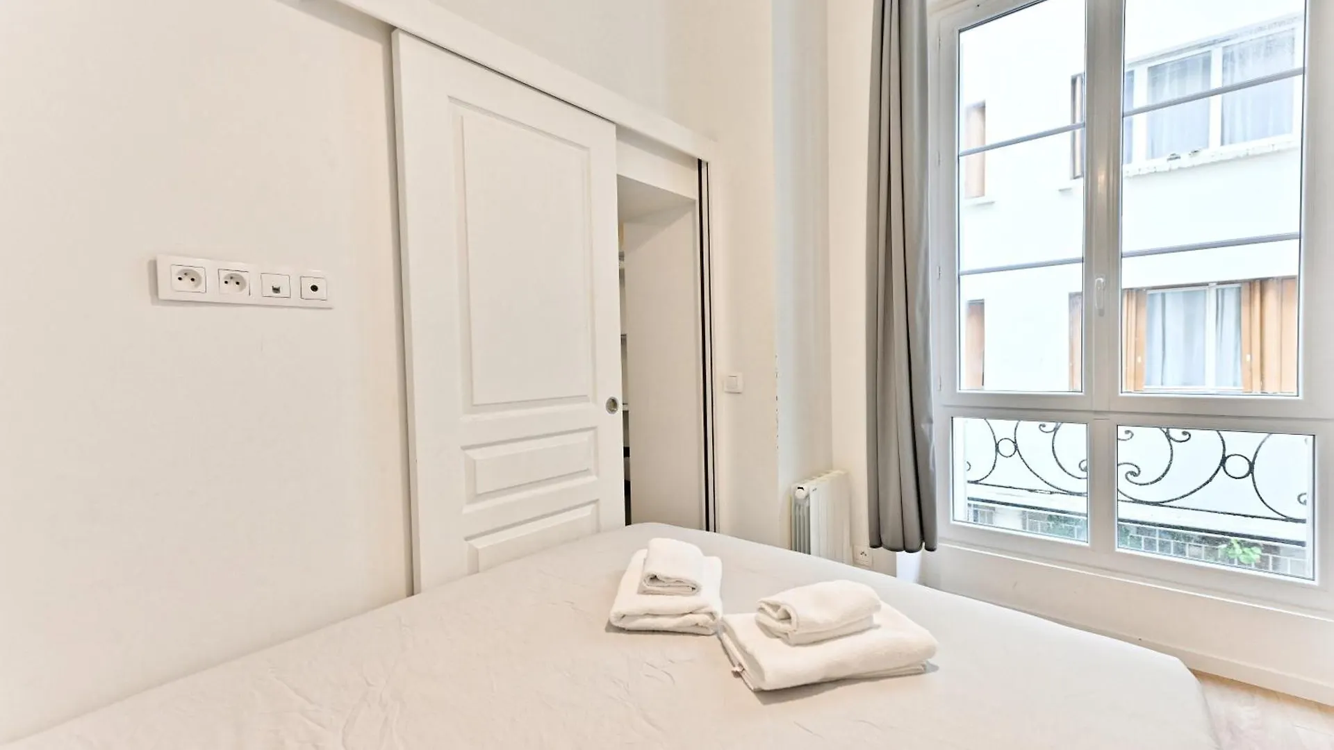 Au Coeur Du Marais - Ii Apartment